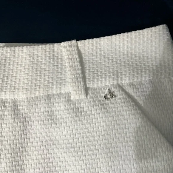 Calvin Klein TexturedWhite Shorts - Never worn - Picture 2 of 5